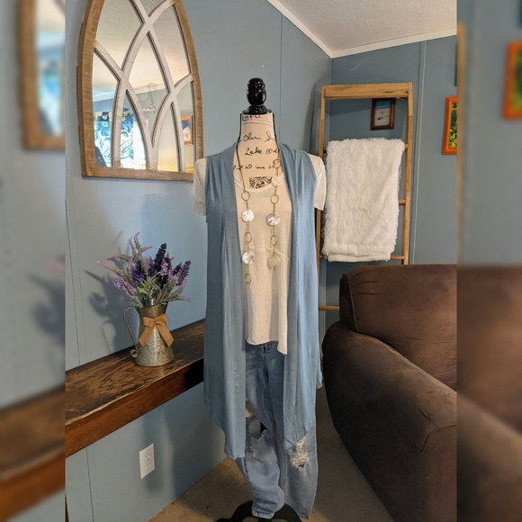 Zenana Outfitters Sleeveless Cardigan - Picture 1 of 6